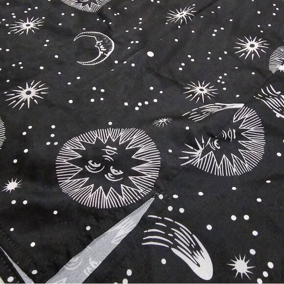 🆑 Shein Womens Mini Skirt Black White Celestial Sun Moon Star Print Polyester M - Picture 5 of 6